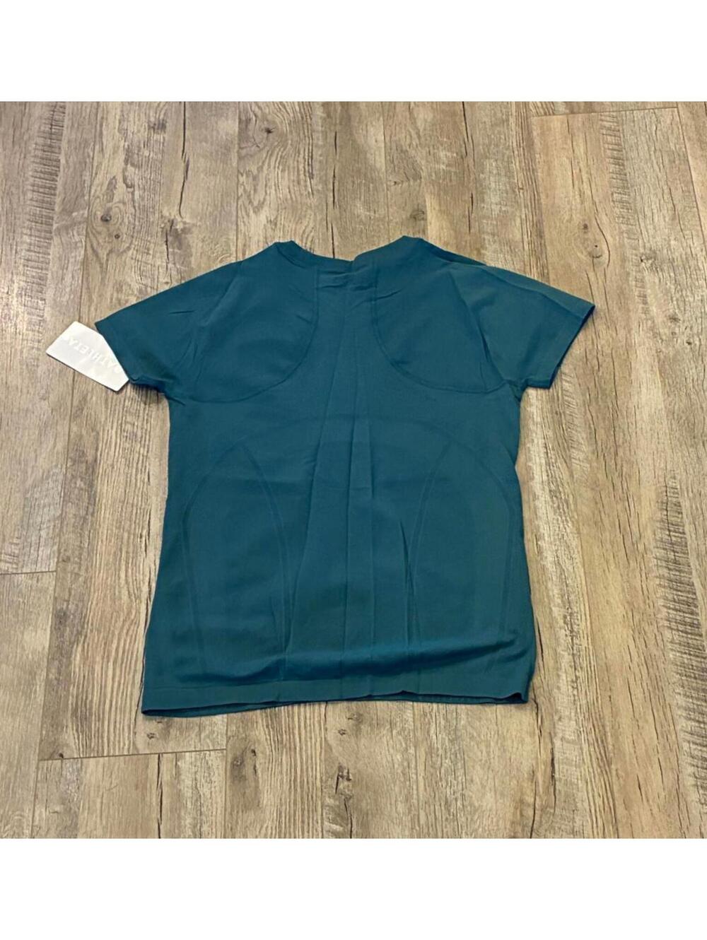Brand New with Tags Athleta Women's Momentum Tee Shirt Size Medium Blue DKST - Picture 3 of 7
